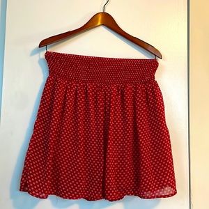 Old Navy Red tiny pattern Skirt Size M.